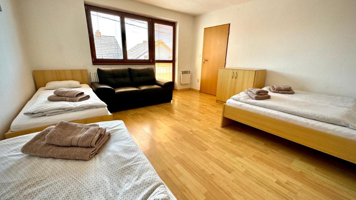 Vinný Sklep Monty Velké Bílovice - Housity