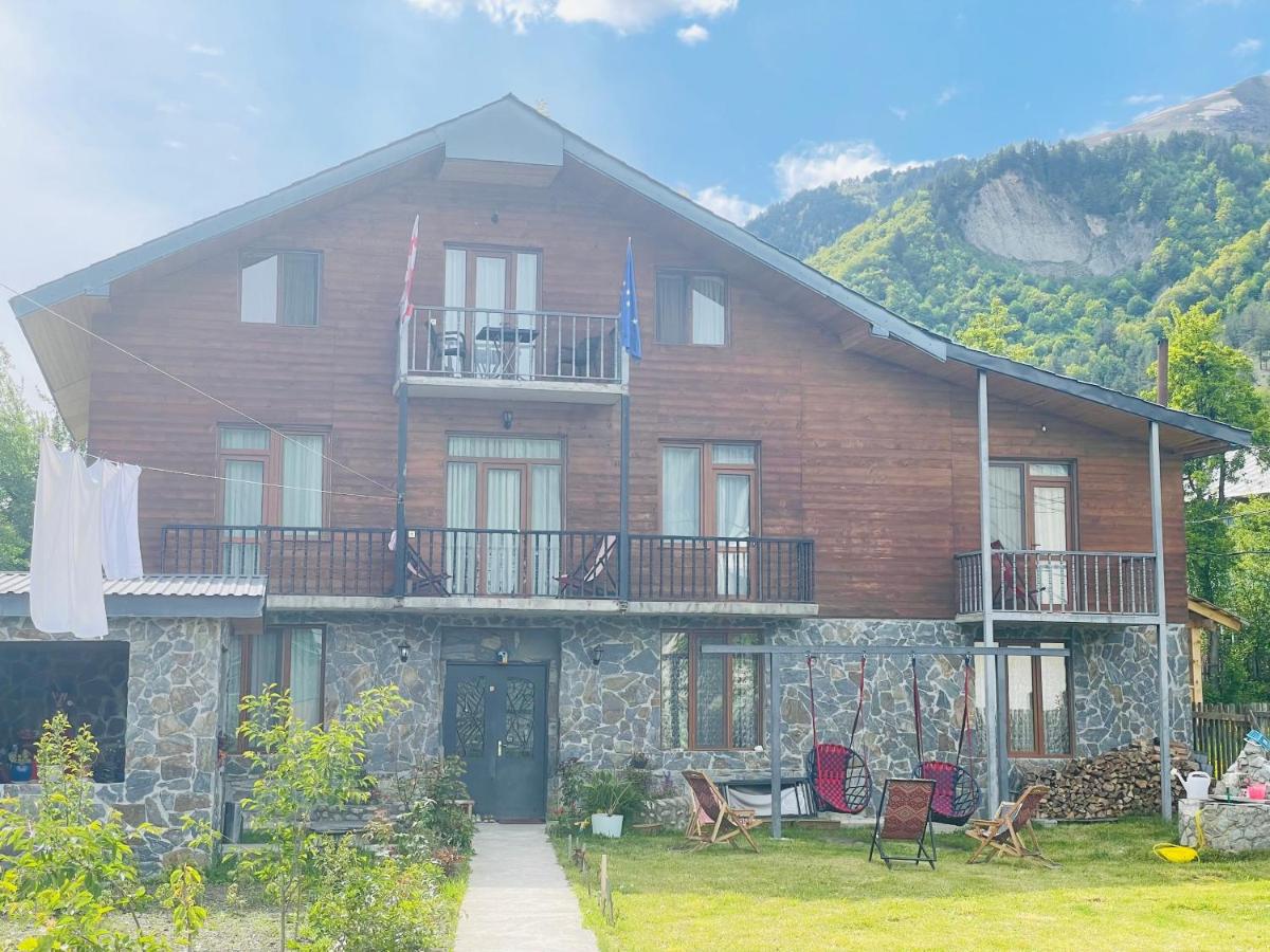 Manana Japaridze's Guesthouse - Housity