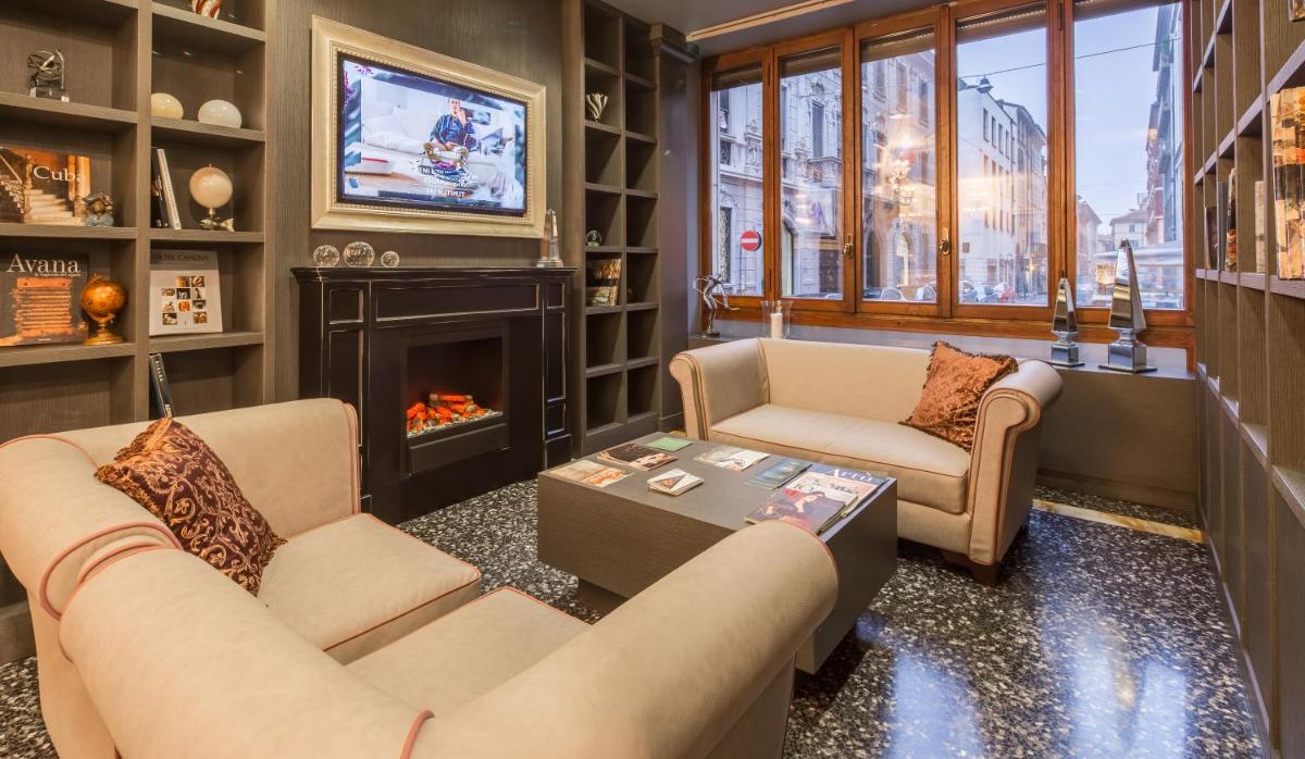 Grande Albergo Roma - Housity
