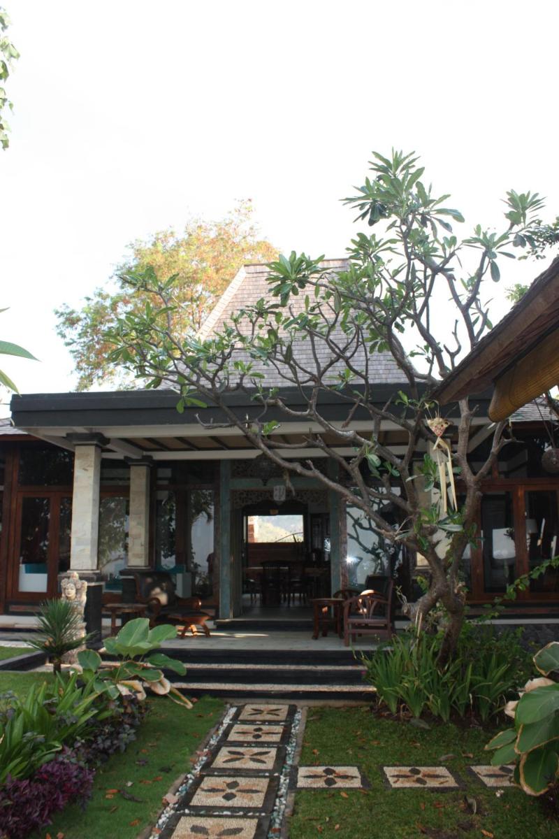 Joglo On The Beach - Housity