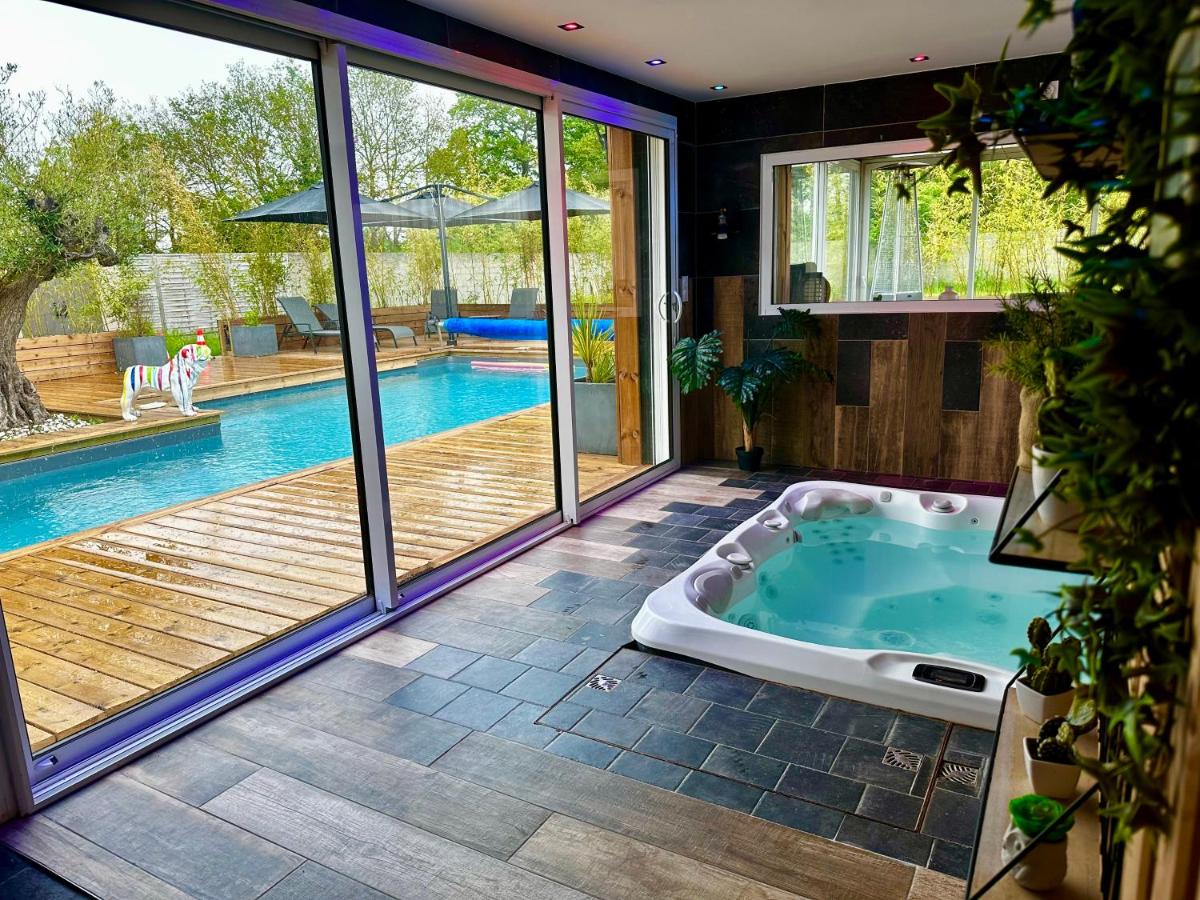 Lincontournable - Jaccuzi-Piscine-Sauna-Hammam - Housity