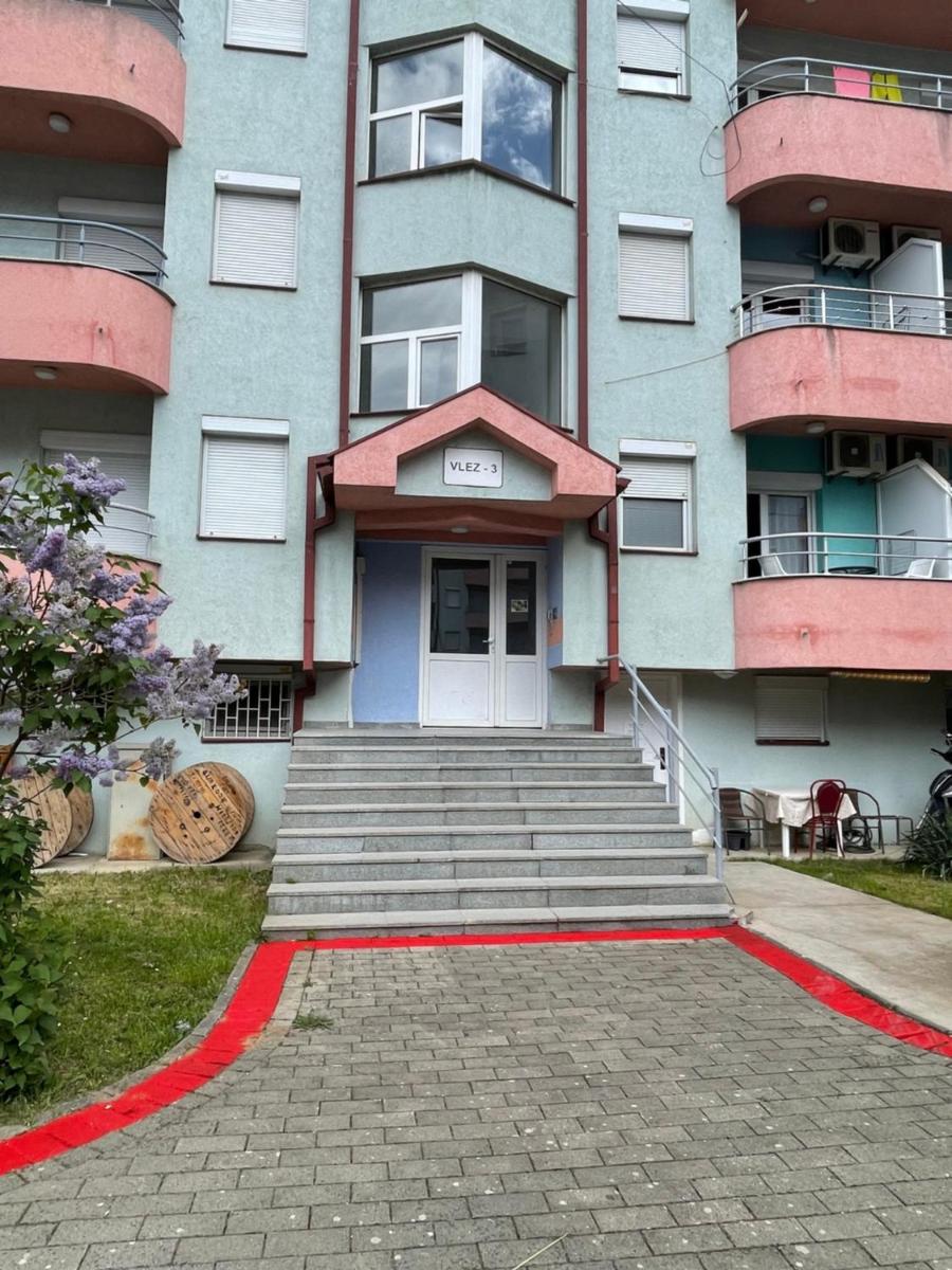 Front Beach Exclusive Apartments - Housity