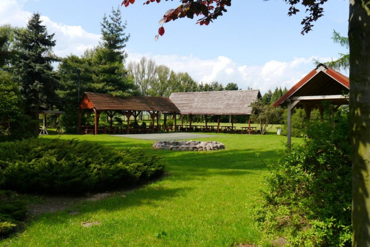 Hotel Poświętne - Housity