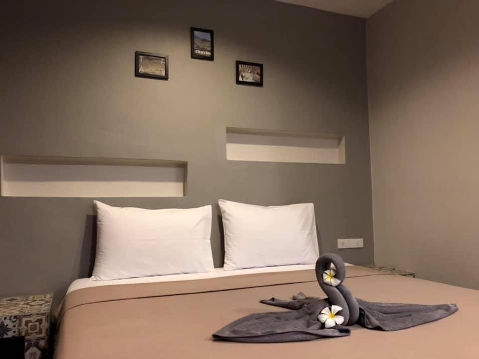 Baan Chay Namm Resort - Housity