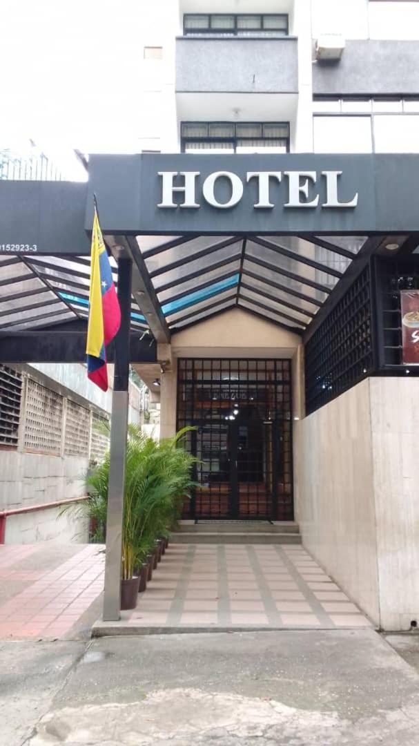 Hotel Plaza Venezuela - Housity