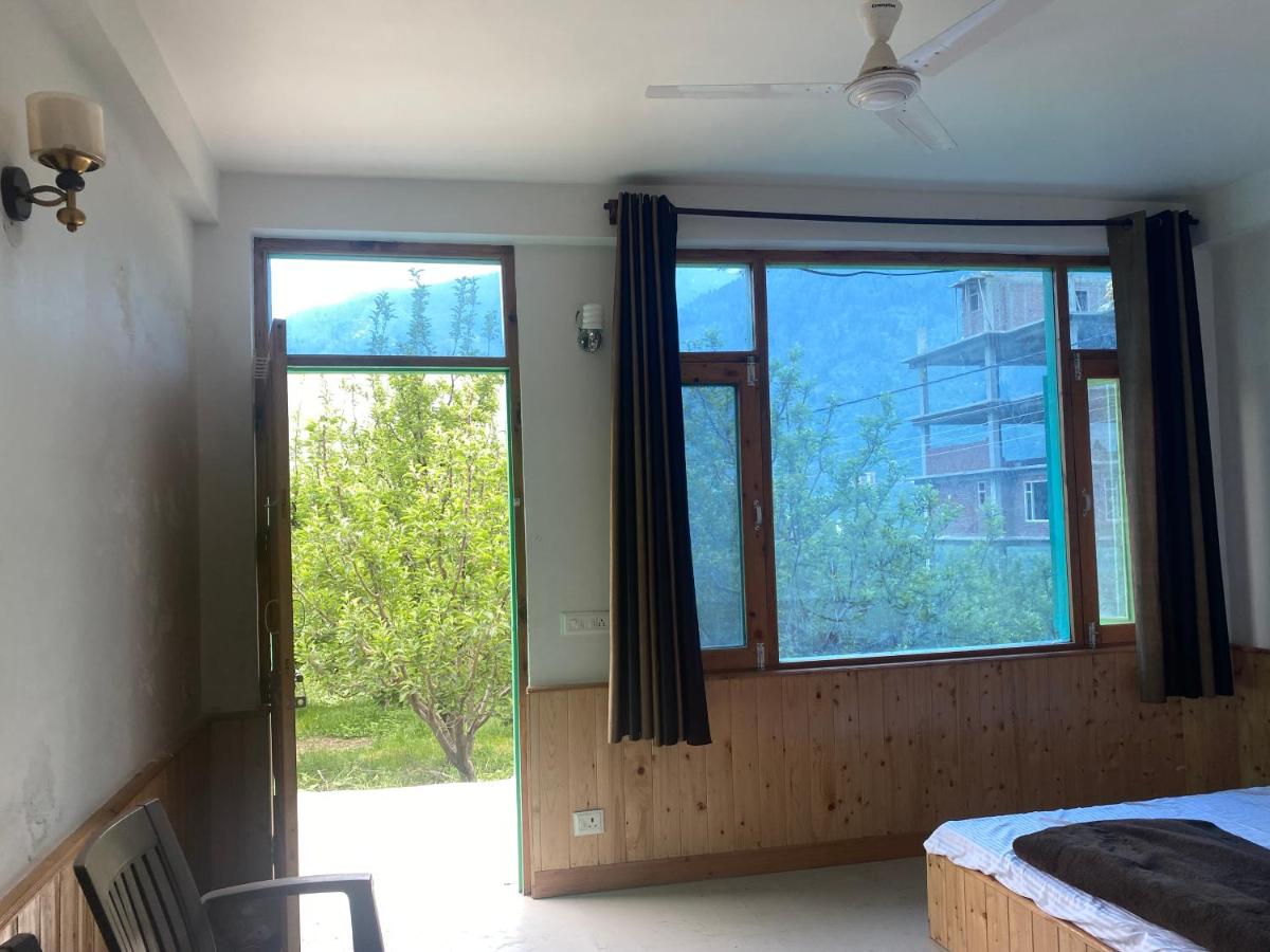 Private 1-Bedroom Farm House - Housity