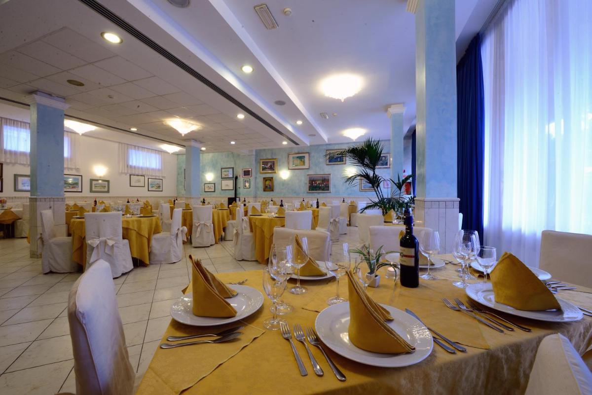 Hotel Ariston - Housity