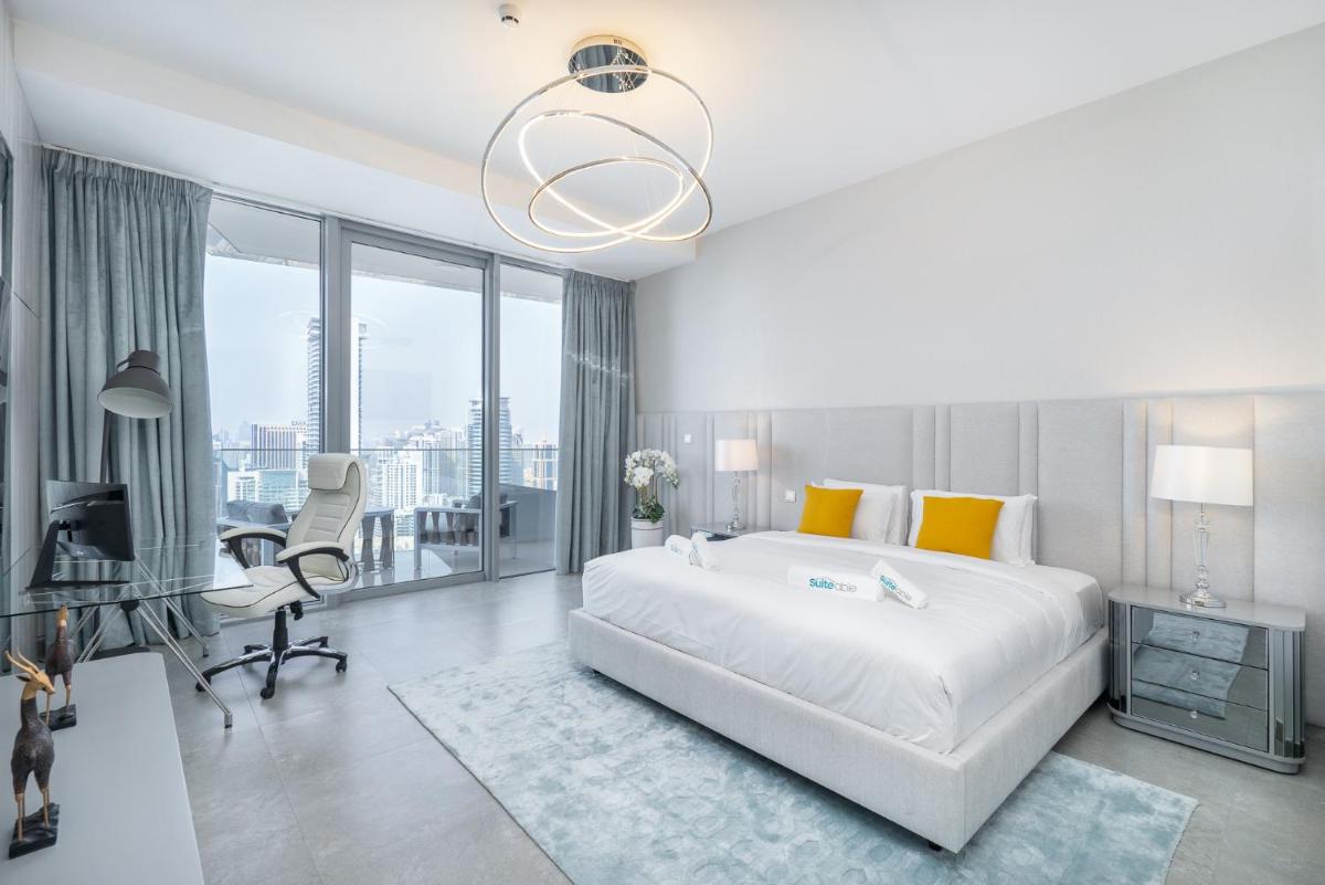 Luxurious 3BR Apartment with Panoramic Marina View - Housity