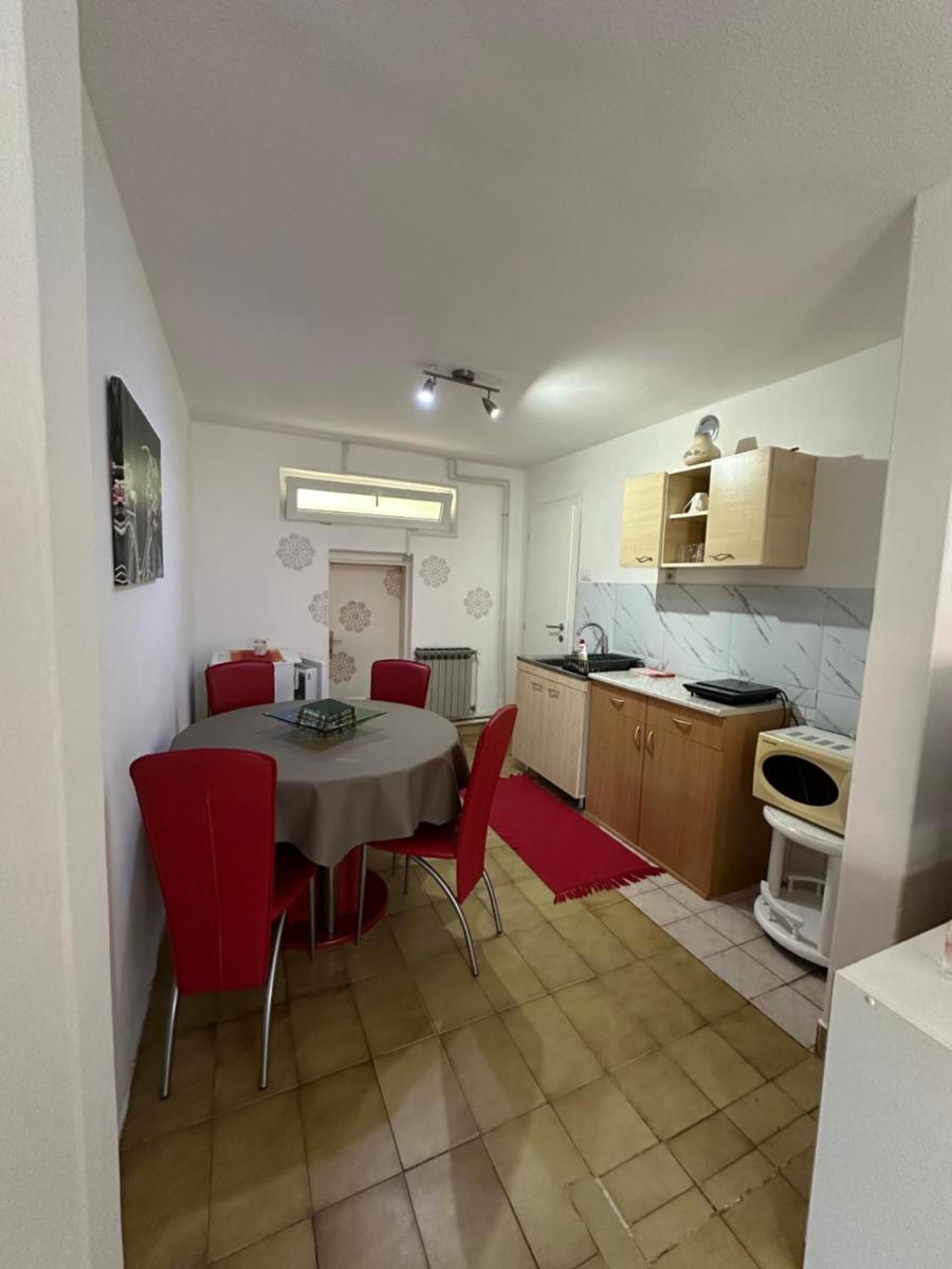 Day & Night Apartment - Housity