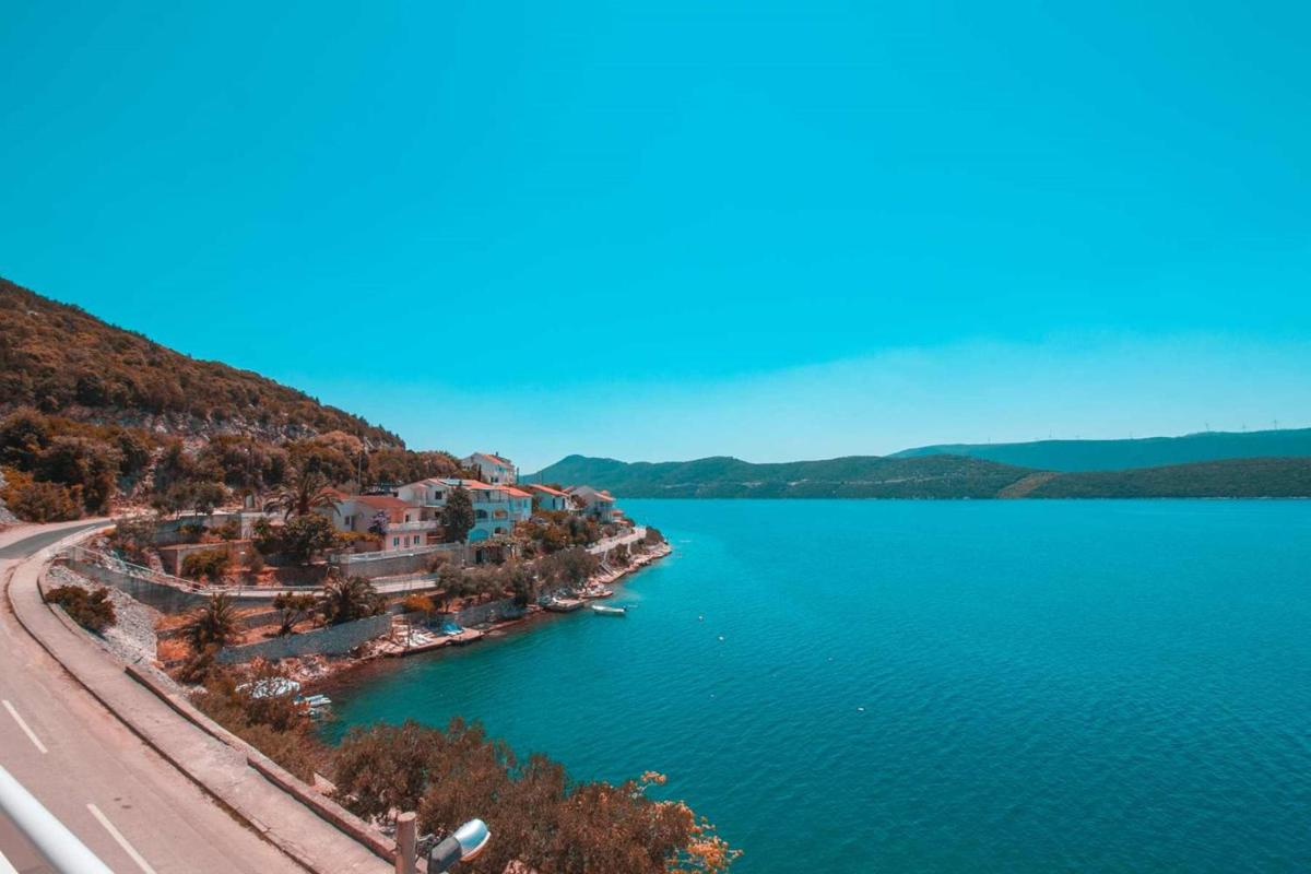 Villa Raguž sa Privatnom plažom i Garažom - Housity