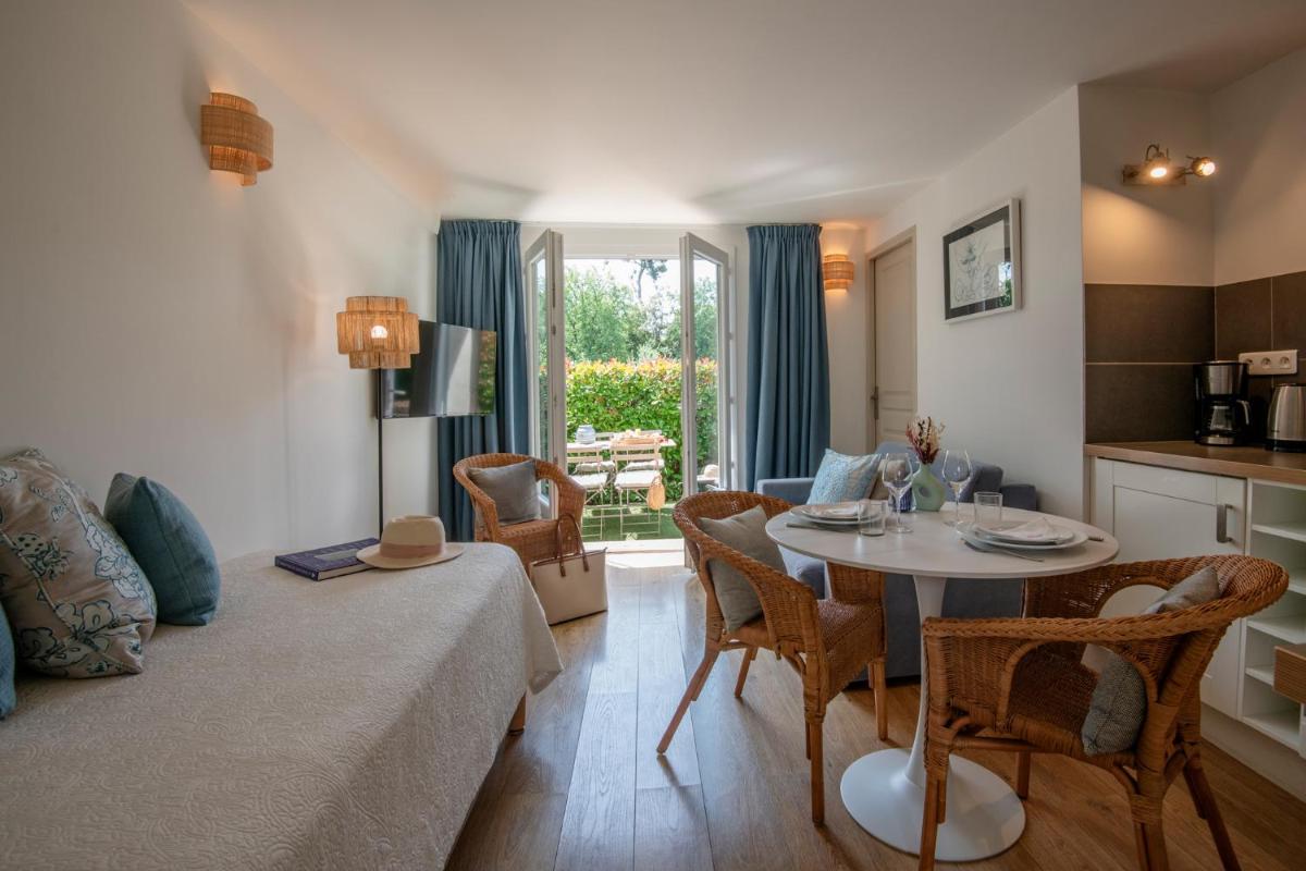 Hotel Les Messugues - Housity