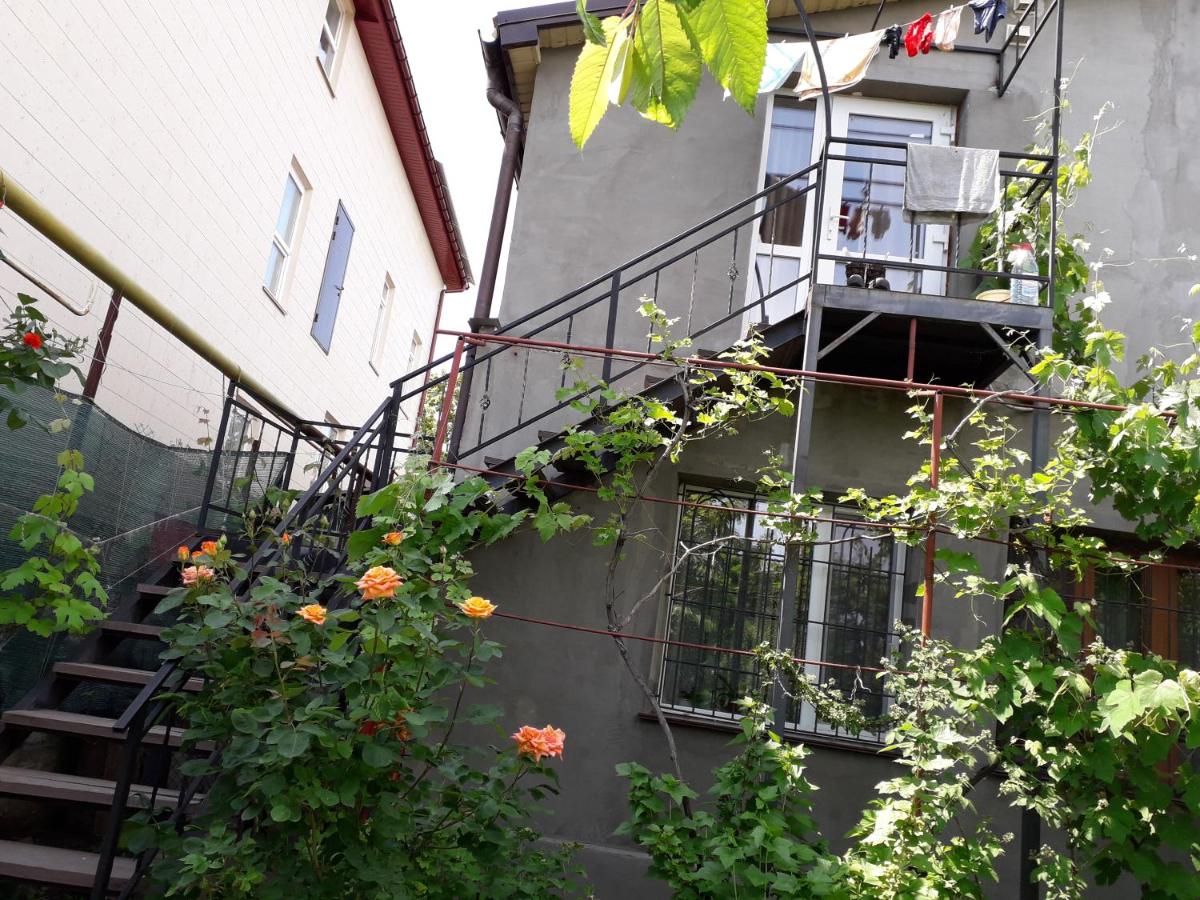 Apartment Vishnevyj Pereulok 15 - Housity