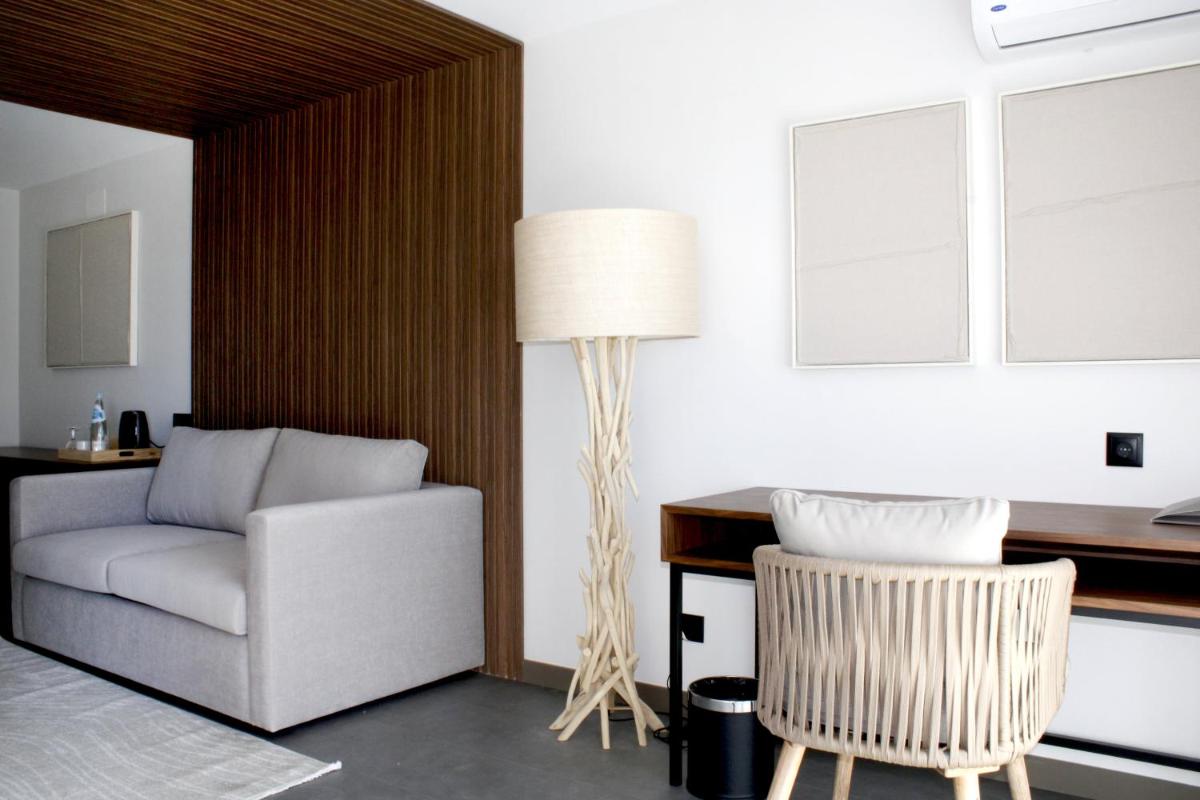 Uma área de estar em AP Cabanas Beach & Nature - Adults Friendly