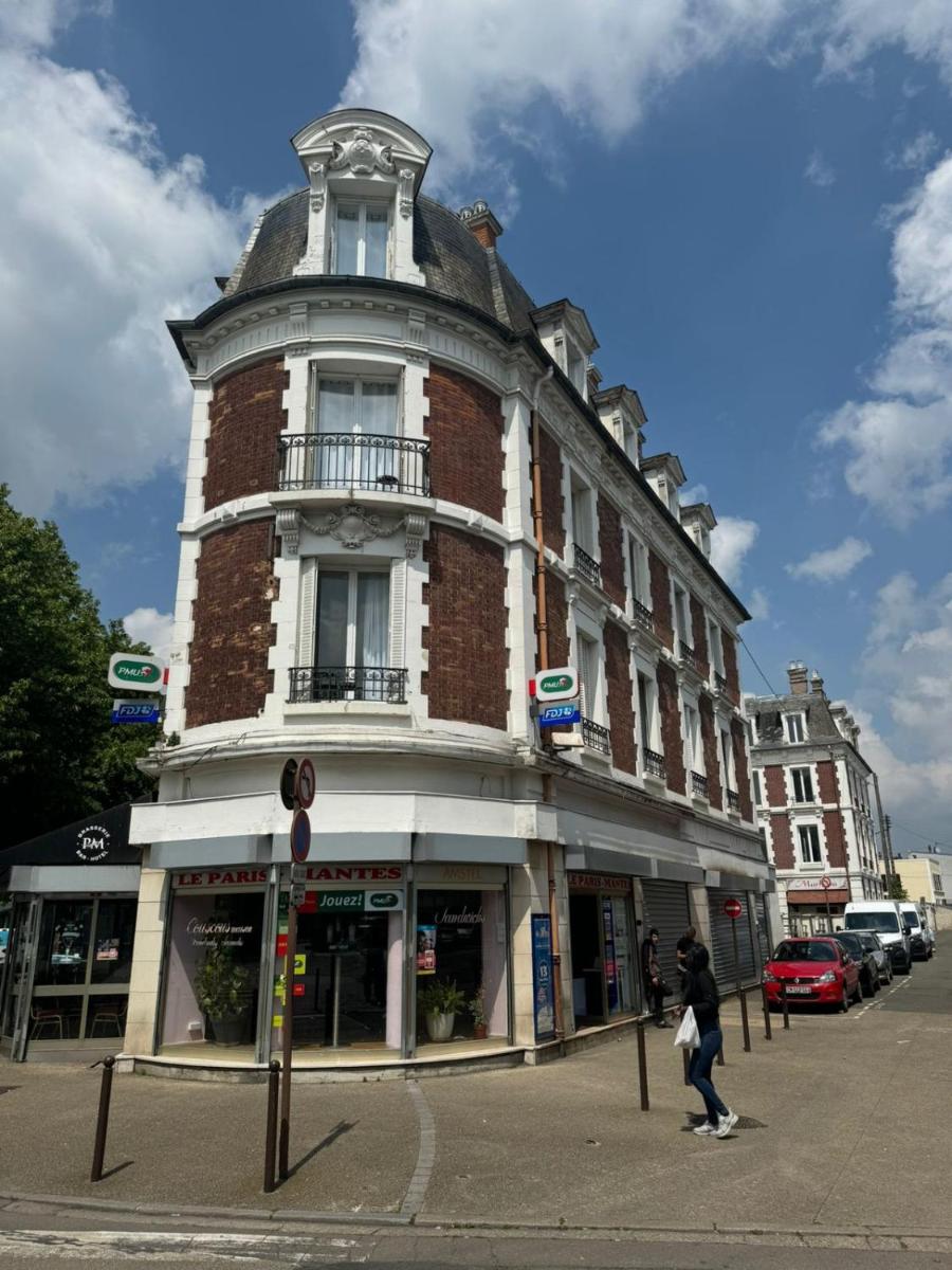 ETOILES DE MANTES - Housity