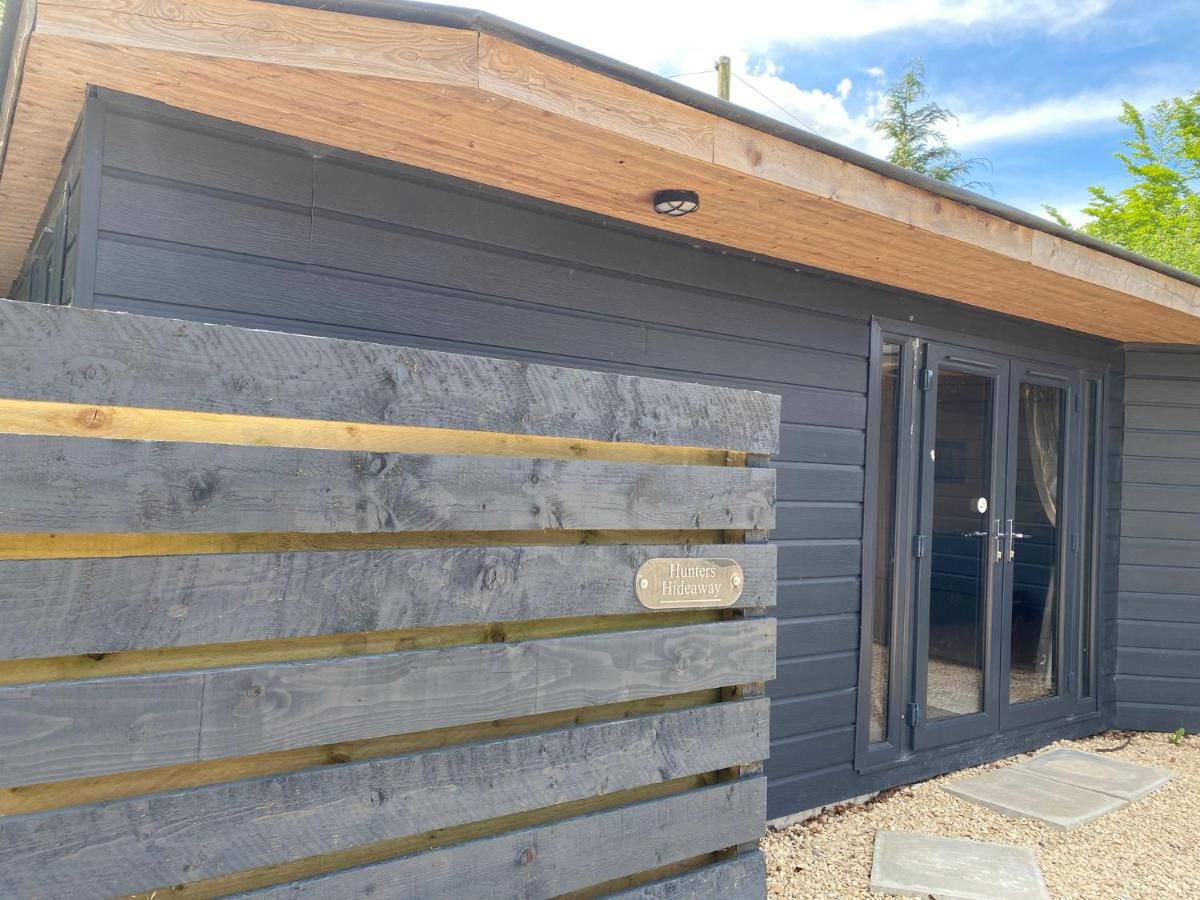 Hunters Hideaway-Hot Tub-Wiltshire-Groups - Housity