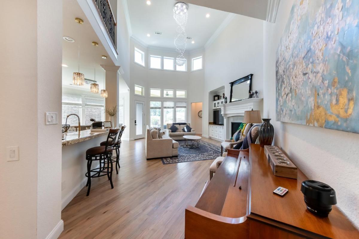 Family Home Near Lake & Local Parks - Housity