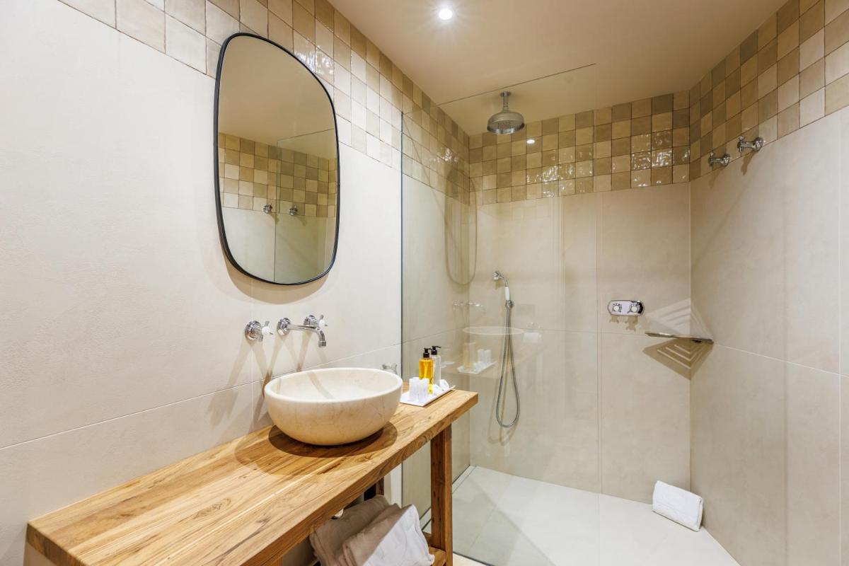 Un baño de Hoposa Uyal