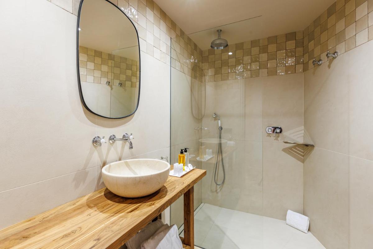 Un baño de Hoposa Uyal