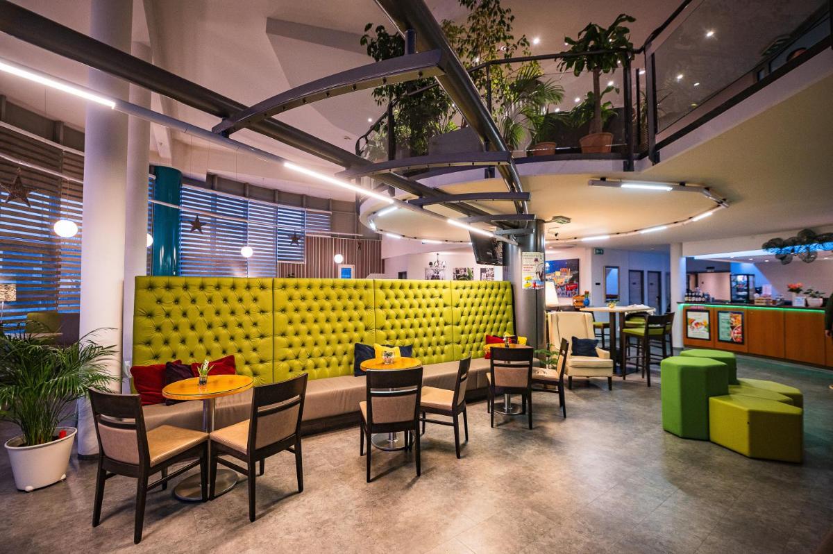 LifeHotel Vienna Airport - Housity