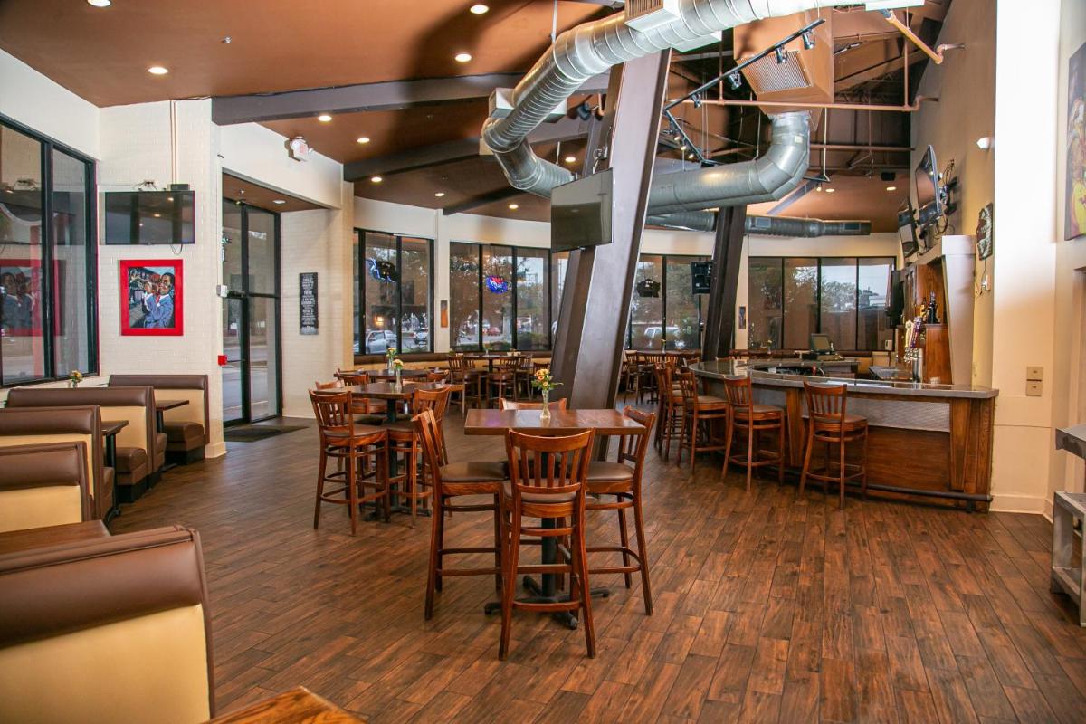 Holiday Inn New Orleans West Bank Tower by IHG - Housity
