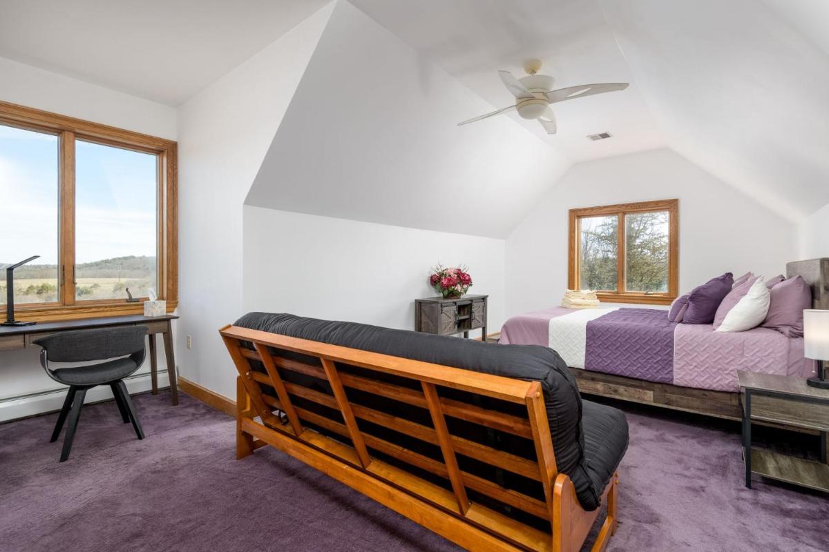Chestnuthill Countryside Manor - Housity