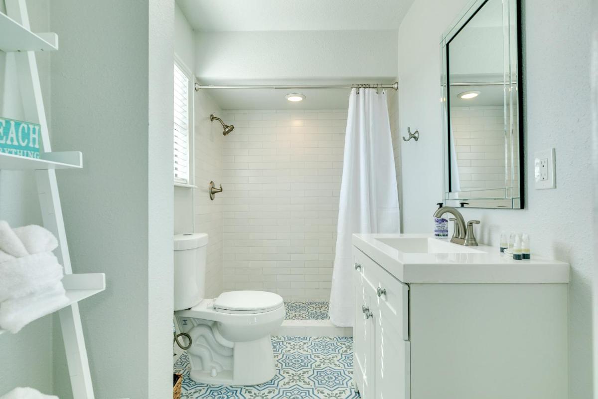 Gulf adventures and beachfront relaxation awaits! - Housity