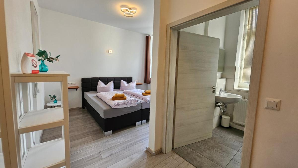 Zum Obstler - Gaststätte und Pension - Housity