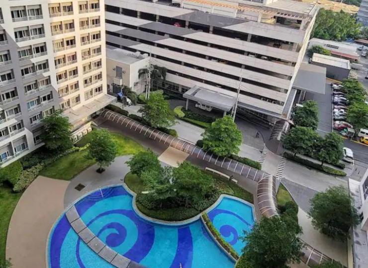 Urban Retreat Near BGC, Taguig City Hall, Venice - Hizvo