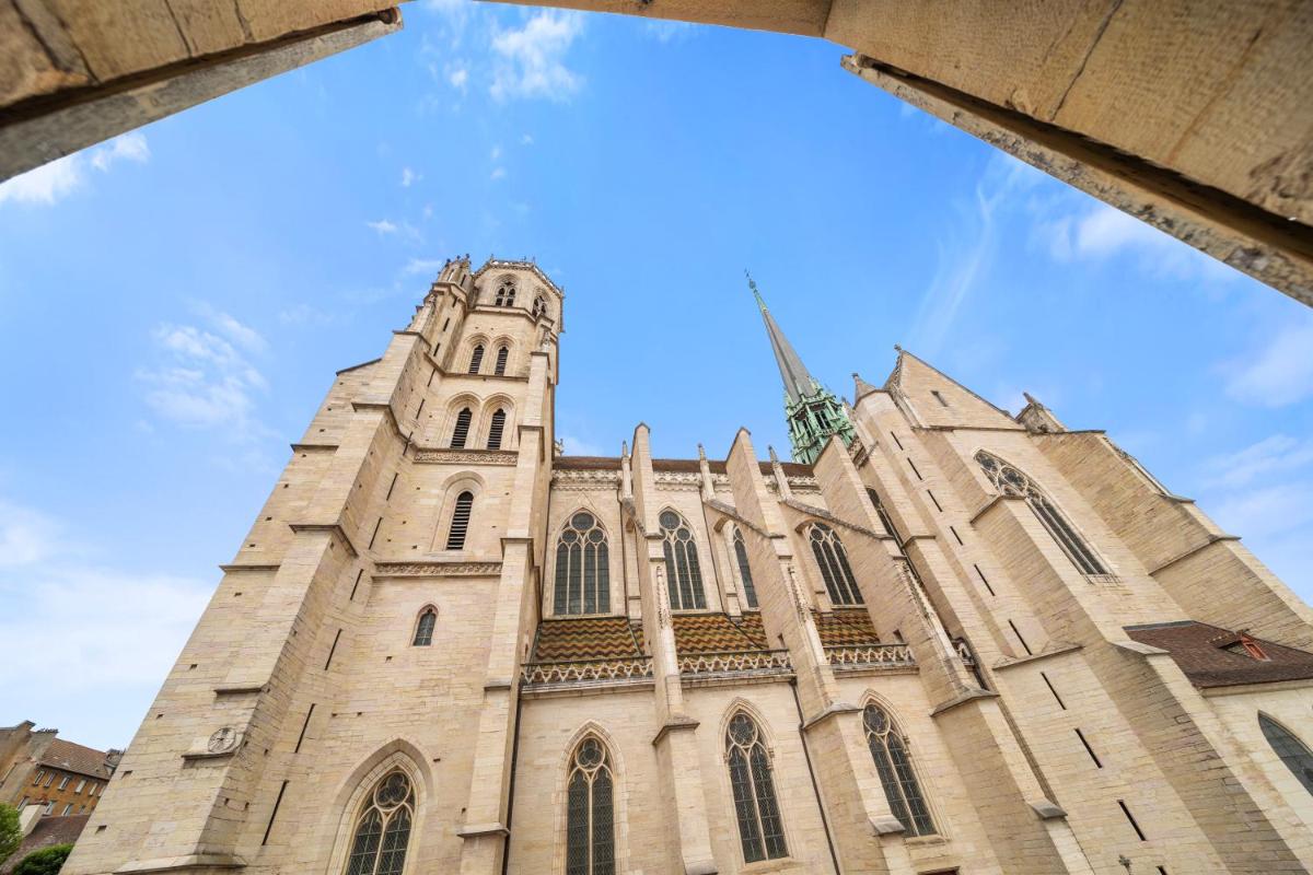 La Suite Indivio - Appartement standing vue cathédrale - Housity