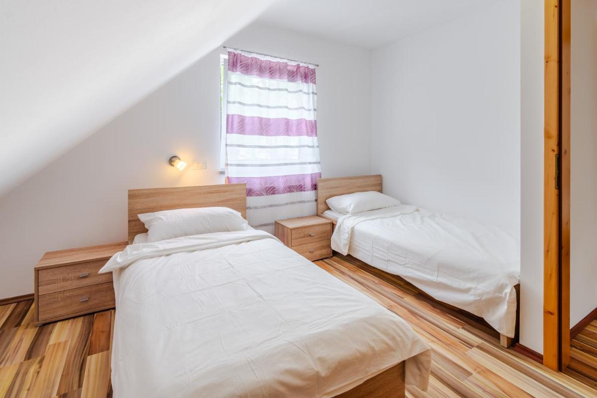 Apartment Pr' Štajercu with Free Onsite Parking - Housity