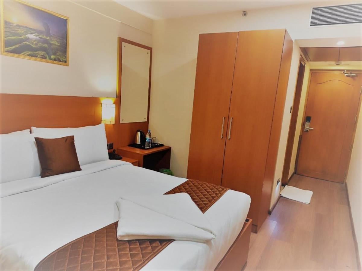 HOTEL SAHARA INN - Housity