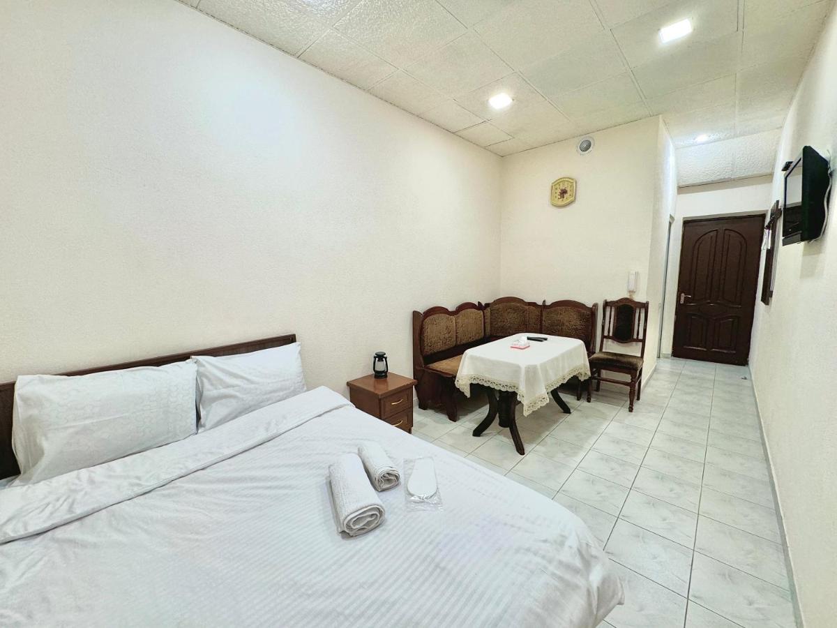 Hotel AVE - Housity