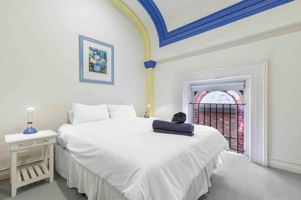 Centre of Queenscliff -Heritage Ballroom Apartment One - Housity
