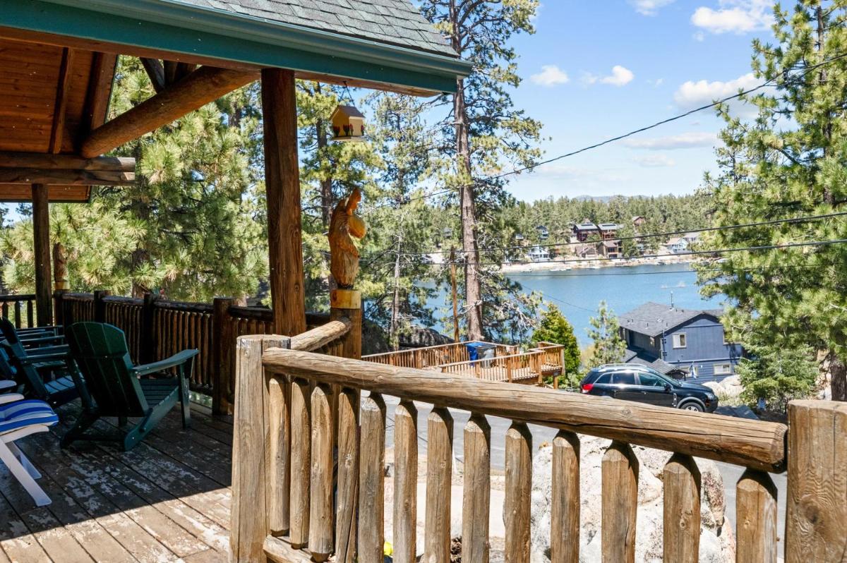 LAKEVIEW COOKIE CHALET - Walk to Lake - Housity
