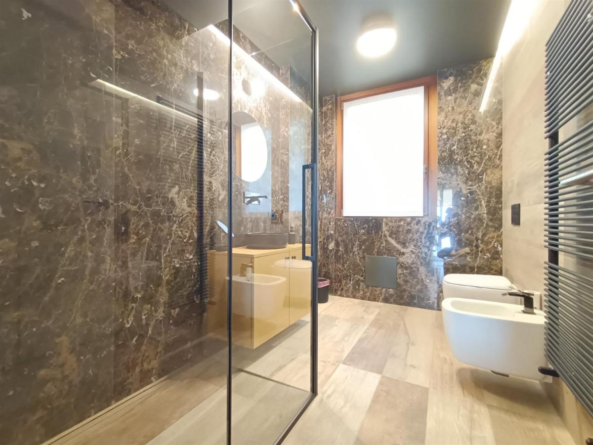 IseoLakeRental - Surre Resort - Housity