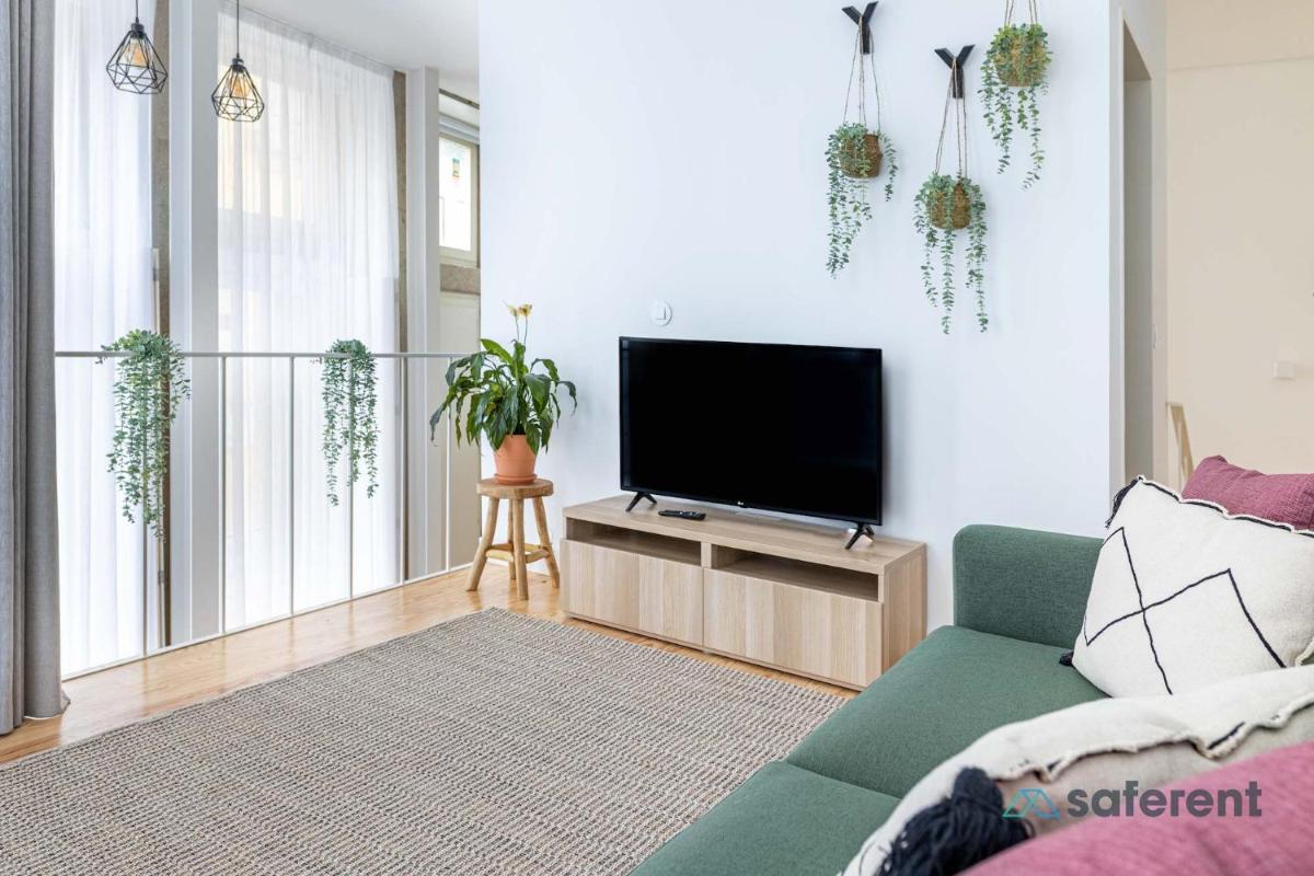 Suitetrails - Stylish Triplex next to Ribeira