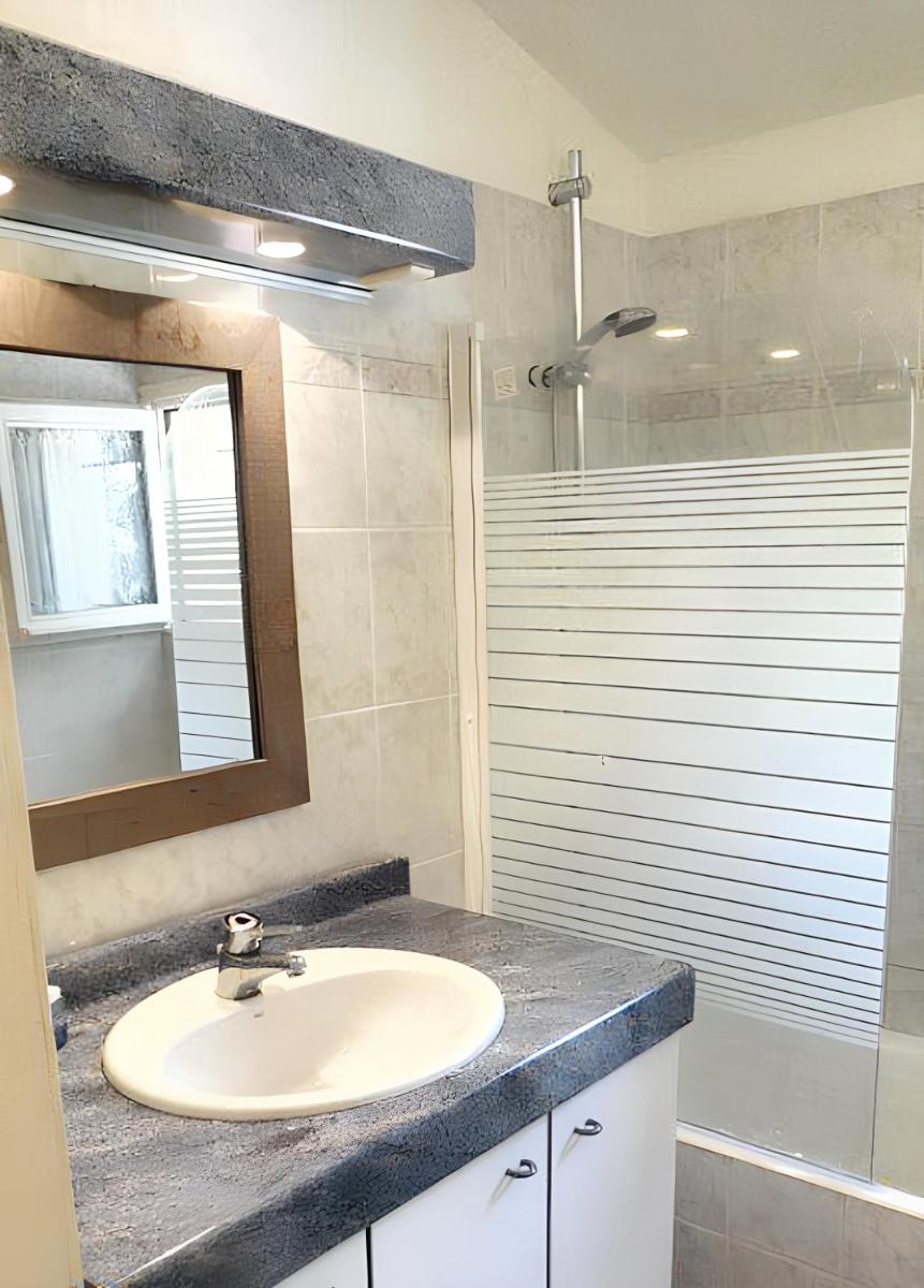 Maison de 2 chambres avec vue sur le lac et jardin clos a Montauroux - Housity