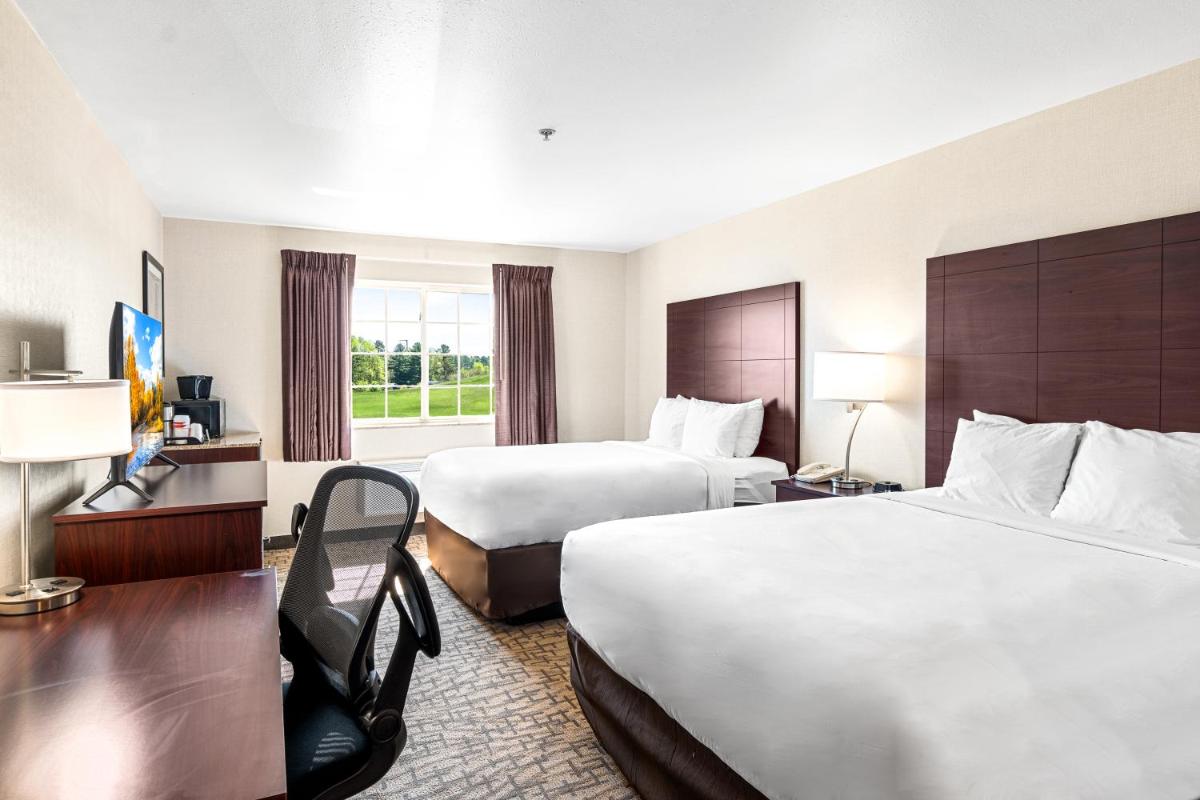 Boarders Inn & Suites by Cobblestone Hotels - Shawano - Housity
