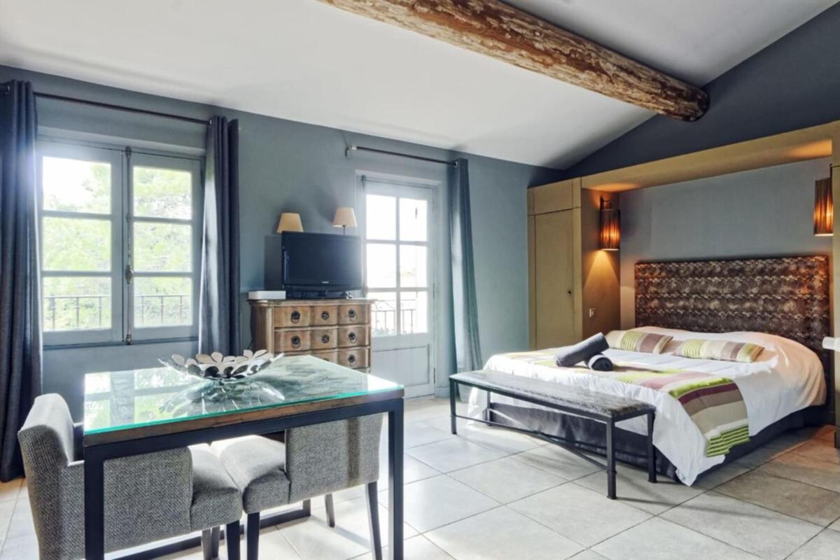 Furnished apartment with all comfort a garden swimming pool & a parking - Housity