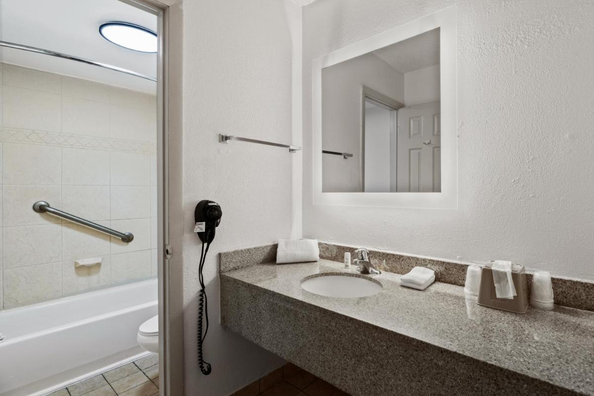 Americas Best Value Inn Orlando, FL - Housity