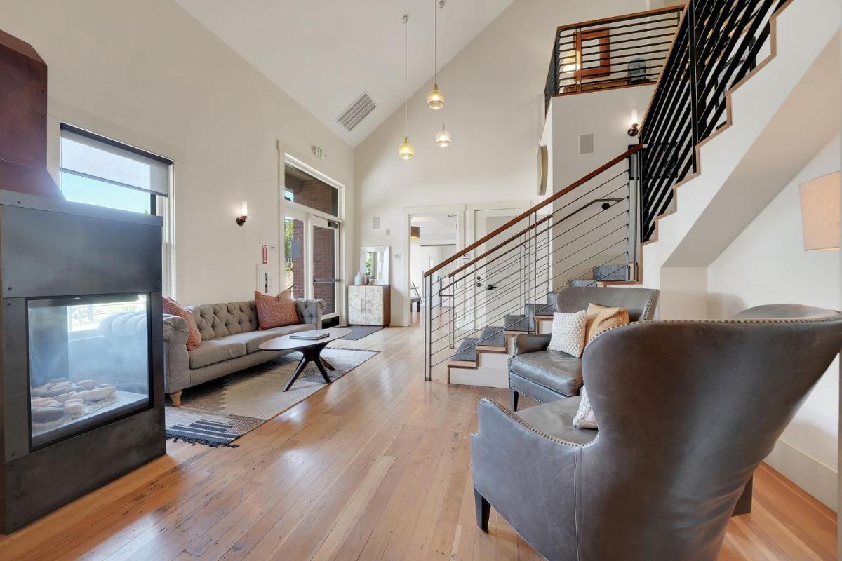 Hanford House - Housity
