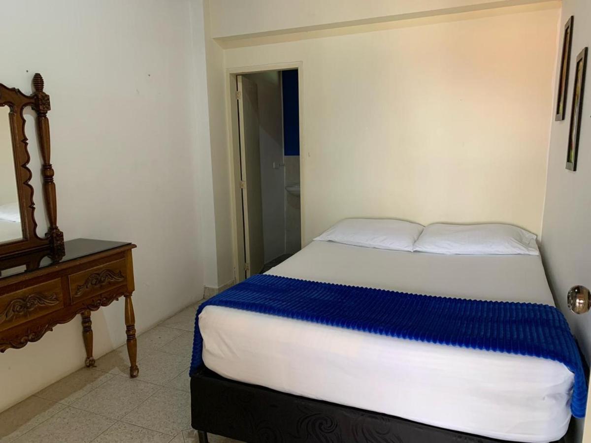 Hospedaje en jardín con picsina - Housity