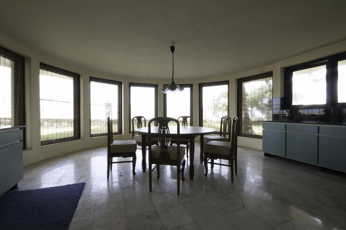 Suitetrails - THE OUTRIGGER - Exclusive Beachfront Villa