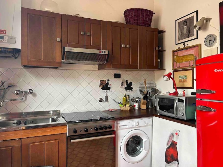 Pinocchio 3thfloor / bright artistic apartment La Spezia Cinque Terre - Housity