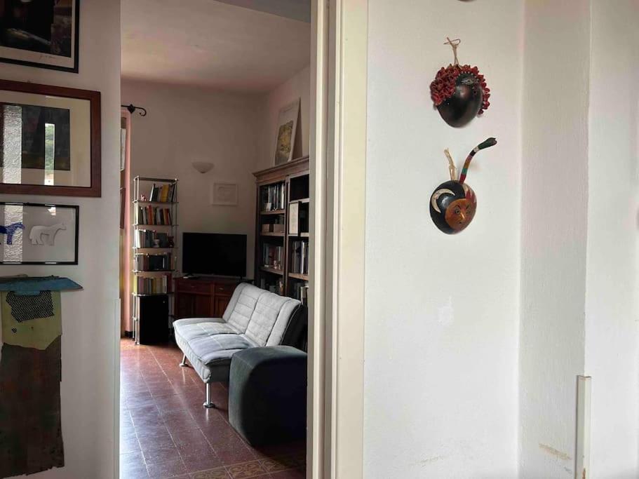Pinocchio 3thfloor / bright artistic apartment La Spezia Cinque Terre - Housity