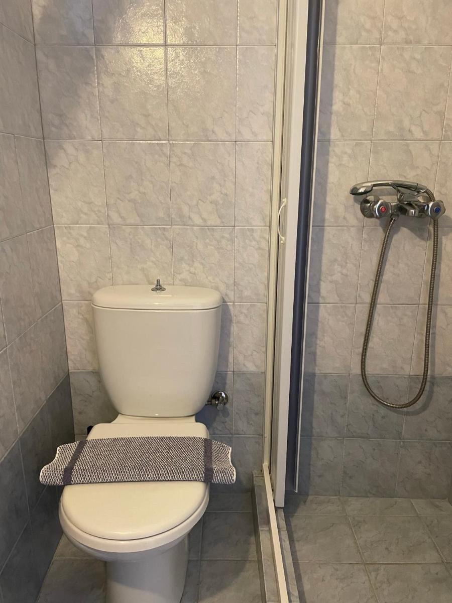 Elpis Rooms - Housity