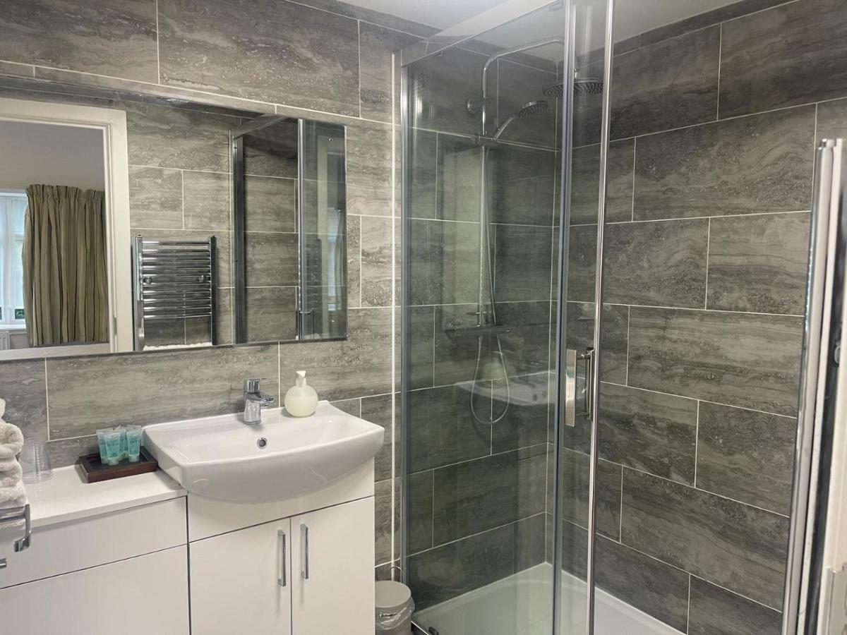 The Manor Guest House - Housity