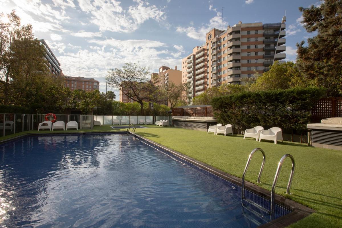 Piscina en o cerca de Primus Valencia