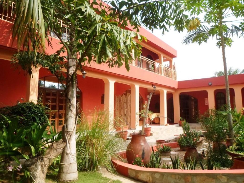 Keryvonne - Housity