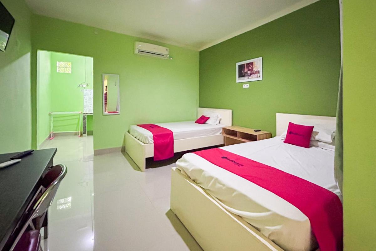 RedDoorz Syariah Near SMA N 6 - Housity
